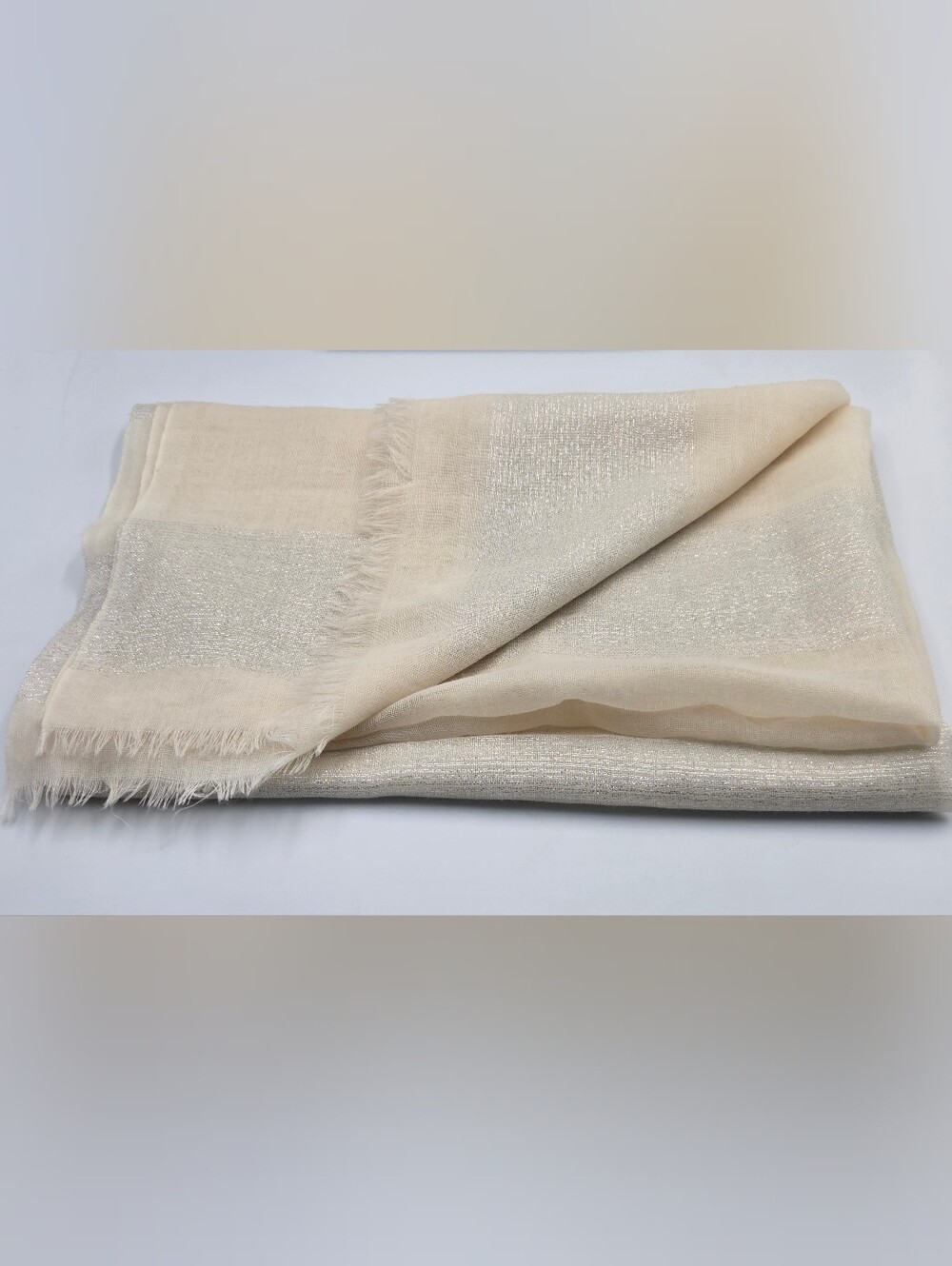 NWOT Bcbg maxazria White Beige Rectangle Scarf Large Shawl Wrap